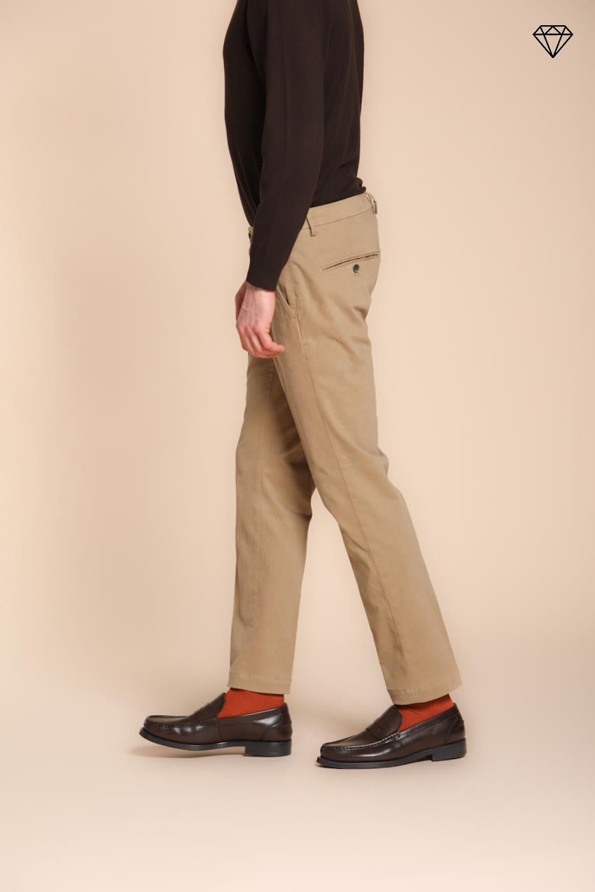Torino pantalón chino hombre en gabardina slim fit ①