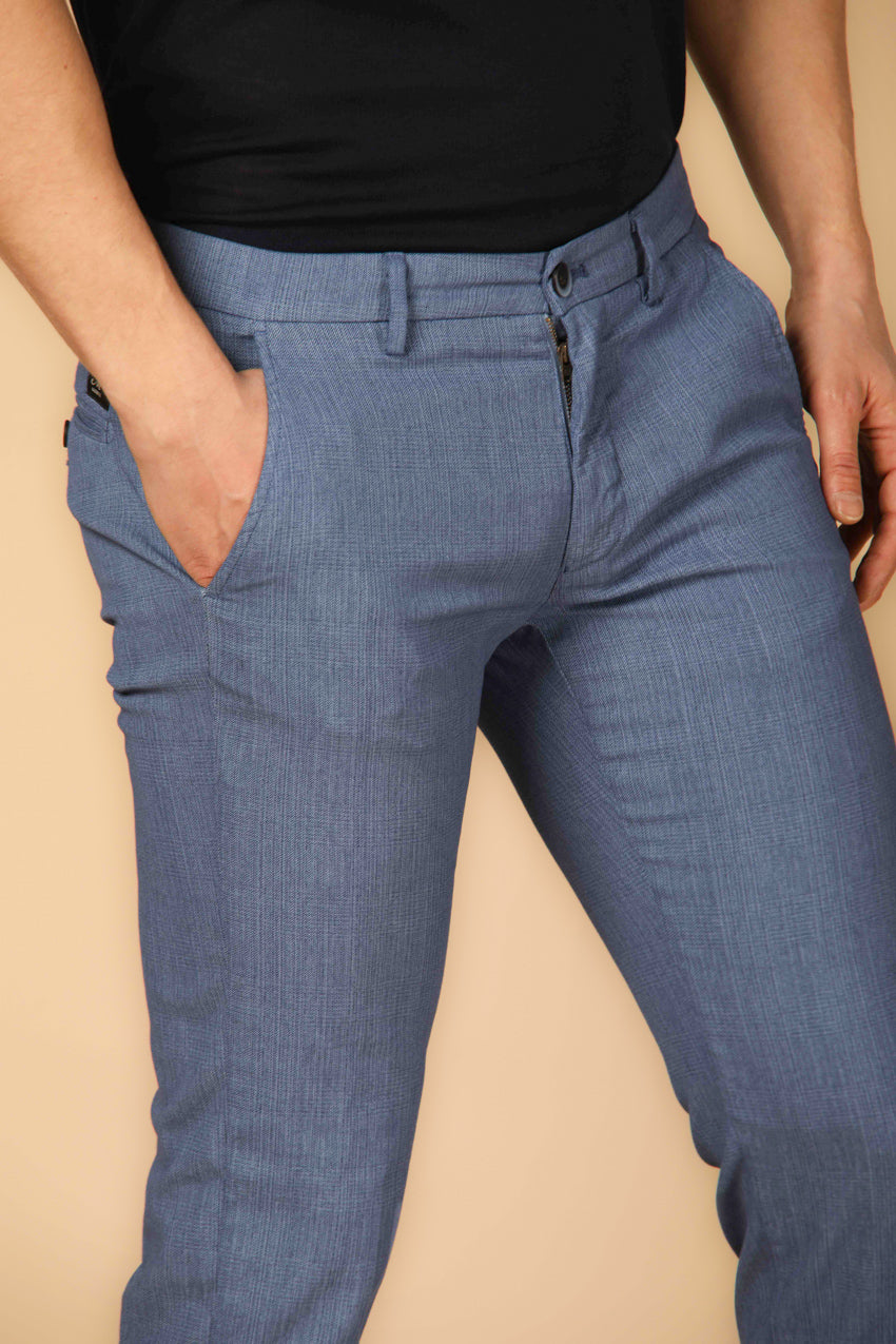 immagine 3 di pantalone chino uomo modello Torino Style colore indaco fit slim di Mason's