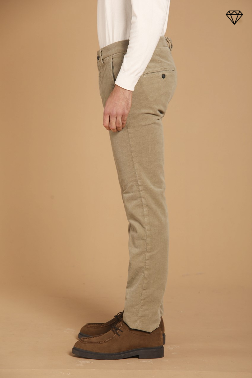 Torino pantalón chino hombre en pana 1500 rayas ajuste slim