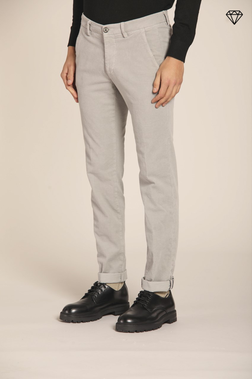 Torino pantalón chino hombre en pana 1500 rayas ajuste slim ①