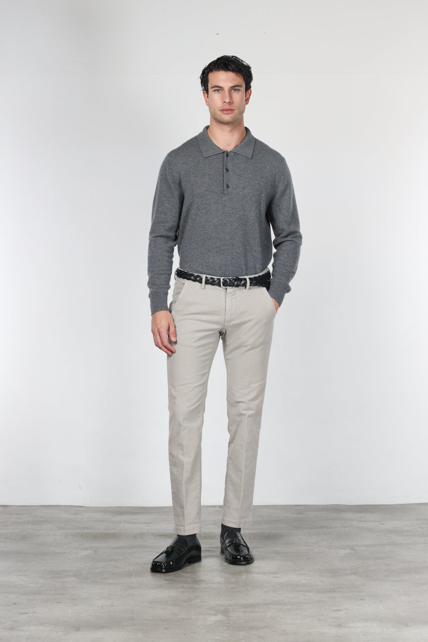 Torino Chinohose für Herren aus 1000-Rippen-Feincord, Slim Fit ①