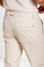 Torino Flex pantalón chino hombre en gabardina stretch slim fit ①