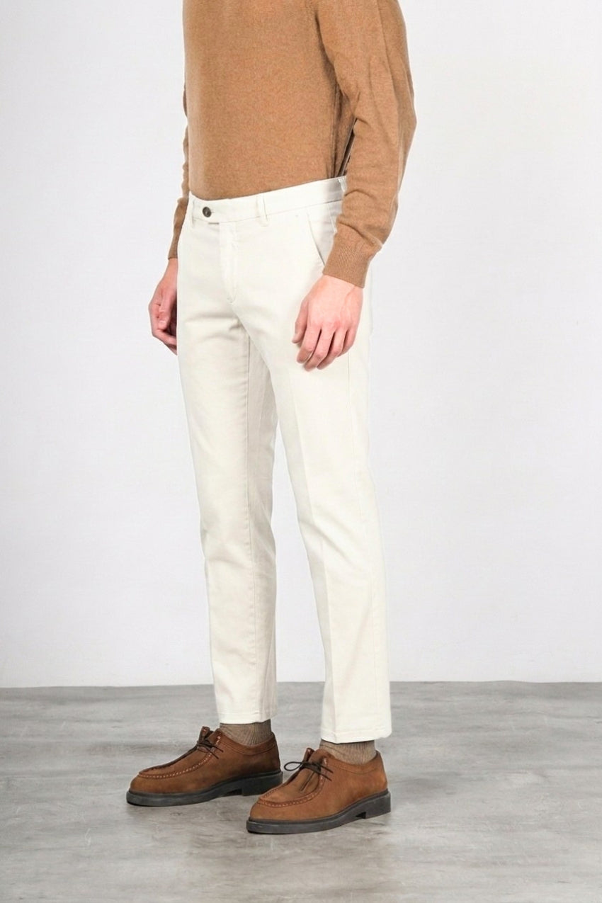 Torino Flex Chinohose für Herren aus Satin mit slim fit ①
