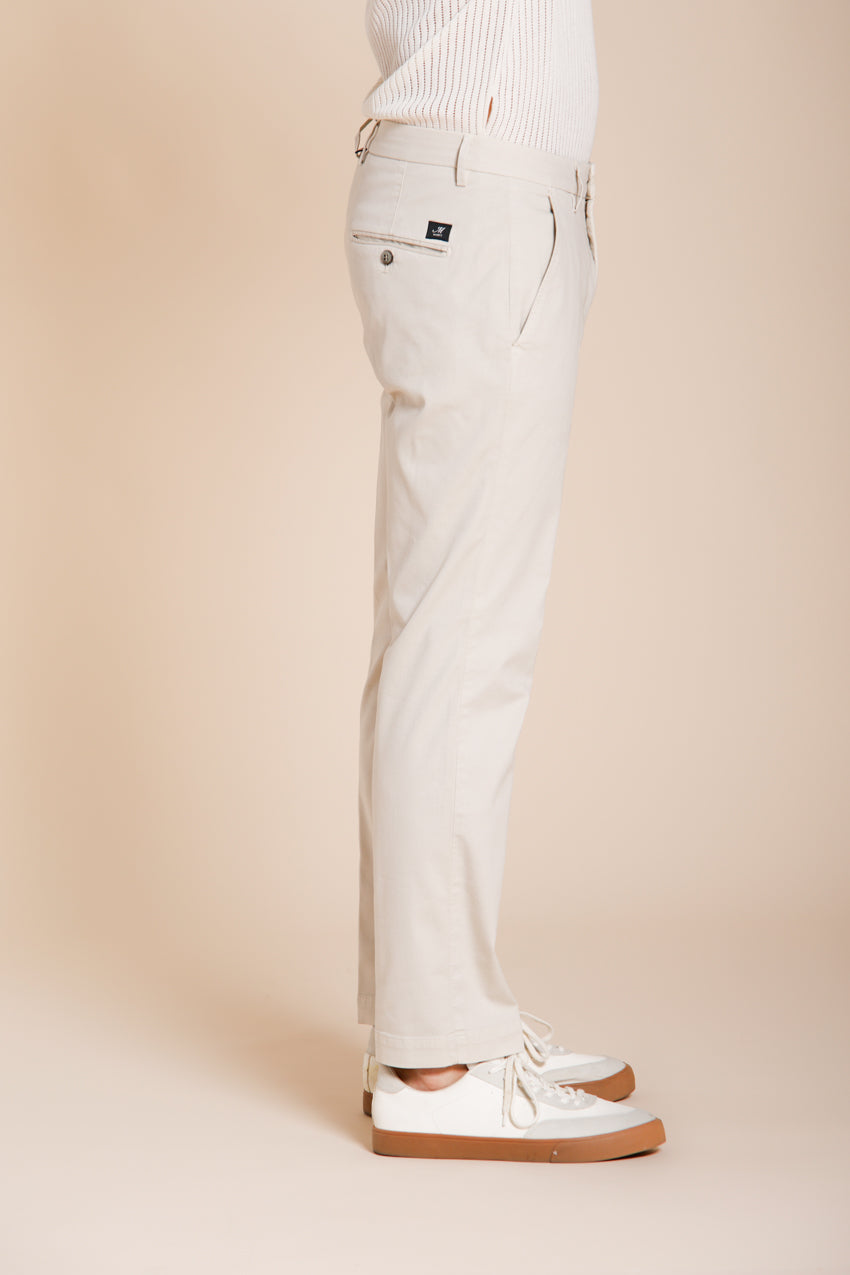 Torino Flex pantalón chino hombre en gabardina stretch slim fit ①