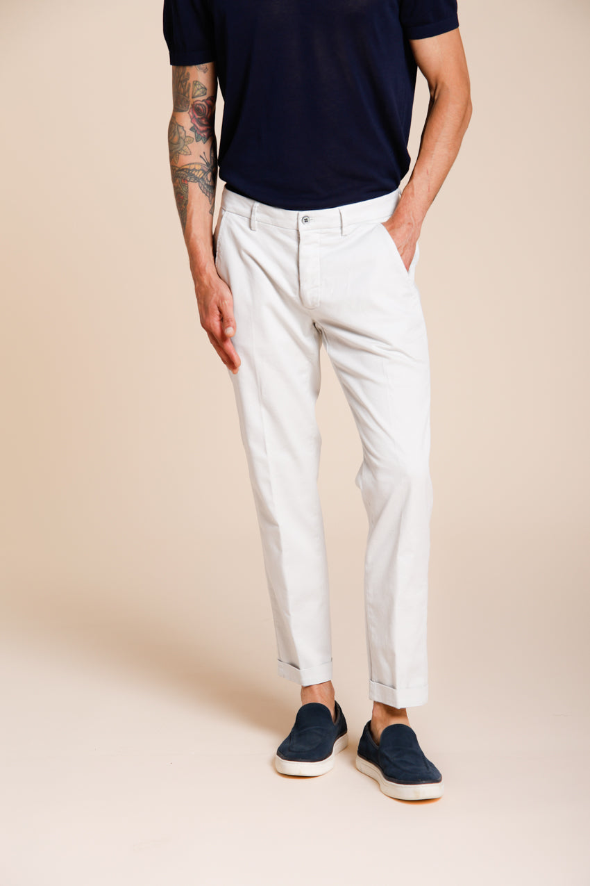 Torino Flex pantalón chino hombre en gabardina stretch slim fit ①