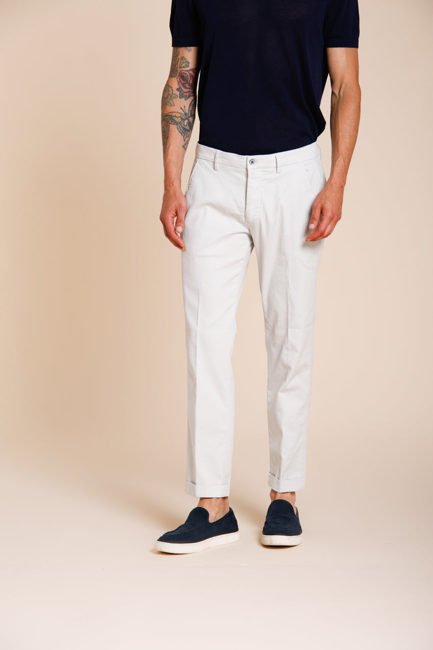 Torino Flex pantalón chino hombre en gabardina stretch slim fit ①