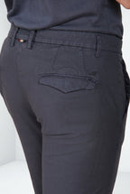 Torino City Icon Flex Hose Chino Herren aus Stretch-Baumwoll- und Leinen-Cavallery slim fit