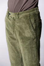 Boston men’s chino pants in wide-wale corduroy relaxed fit

