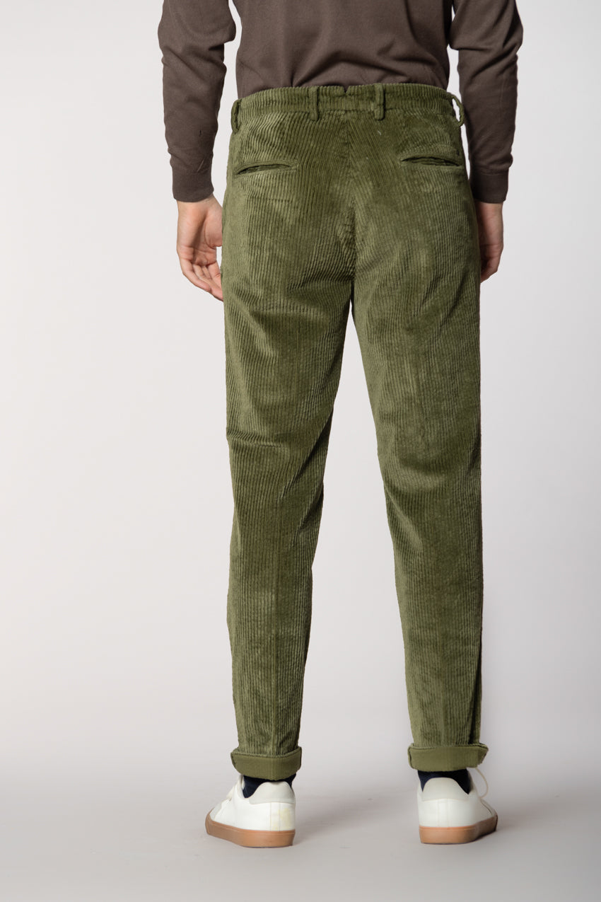 Boston men’s chino pants in wide-wale corduroy relaxed fit

