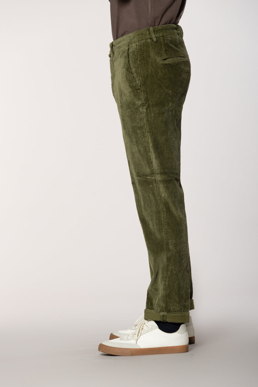 Boston men’s chino pants in wide-wale corduroy relaxed fit

