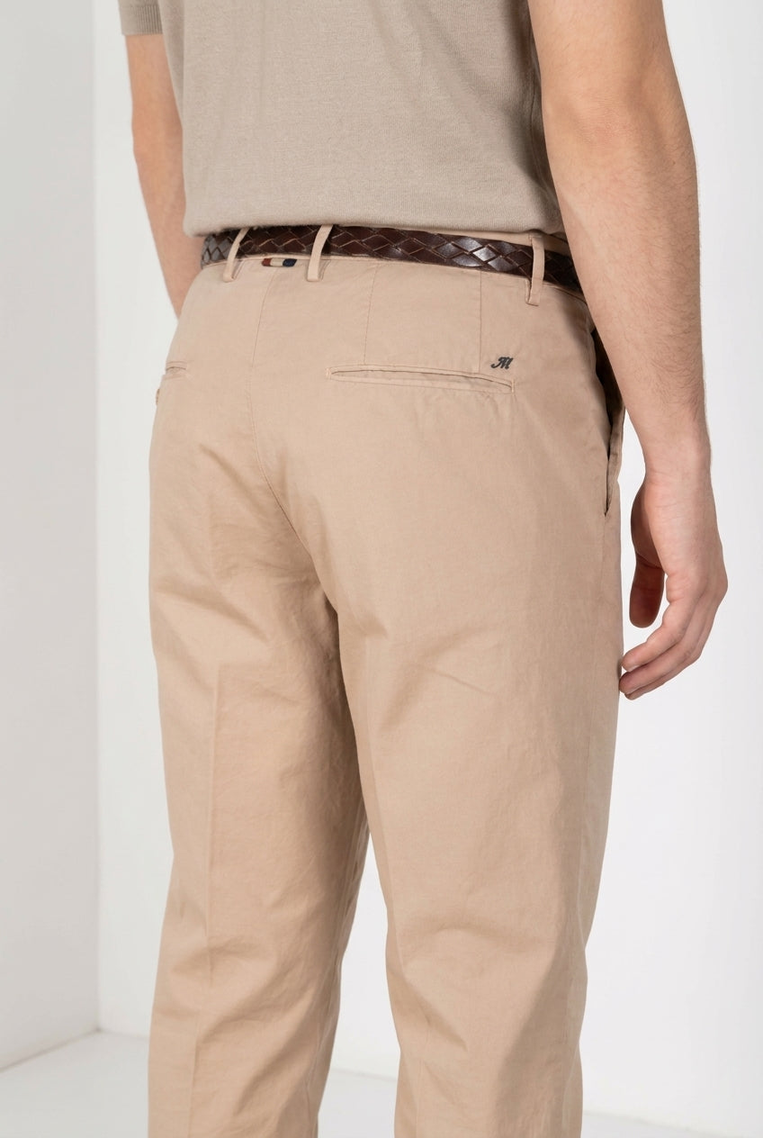 Boston pantalón chino hombre en twill ligero stretch relaxed fit