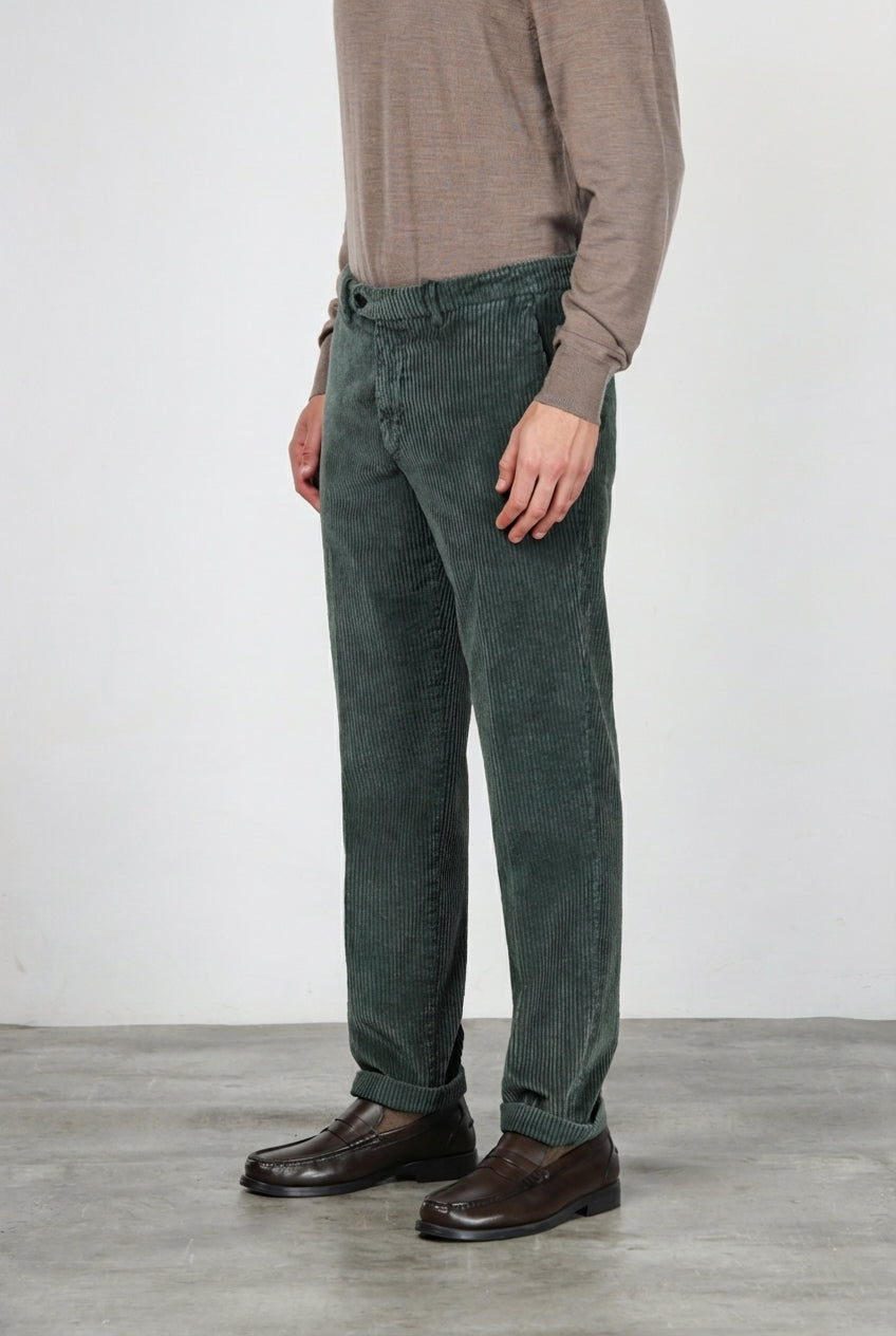 Paris pantalone chino uomo in velluto a costa larga carrot fit