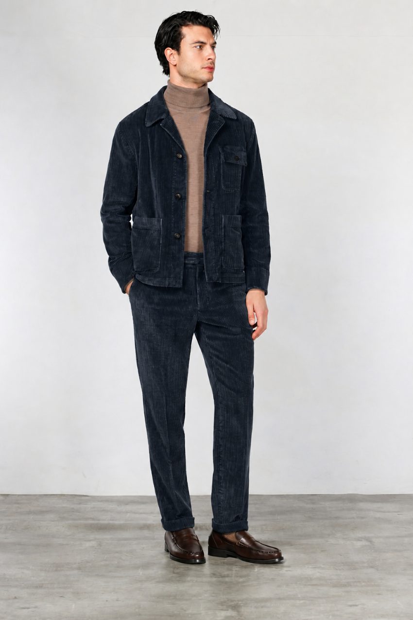 Paris men’s chino pants in wide-wale velvet with carrot fit
