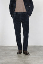 Paris men’s chino pants in wide-wale velvet with carrot fit
