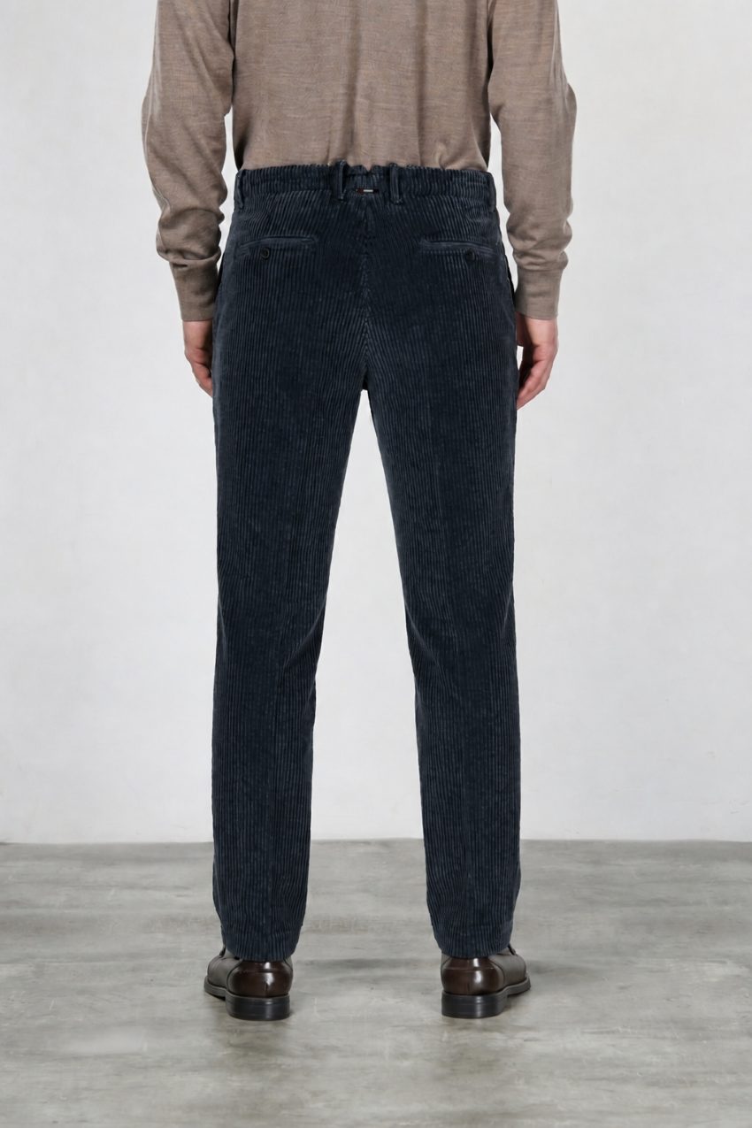 Paris men’s chino pants in wide-wale velvet with carrot fit
