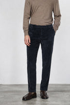 Paris men’s chino pants in wide-wale velvet with carrot fit
