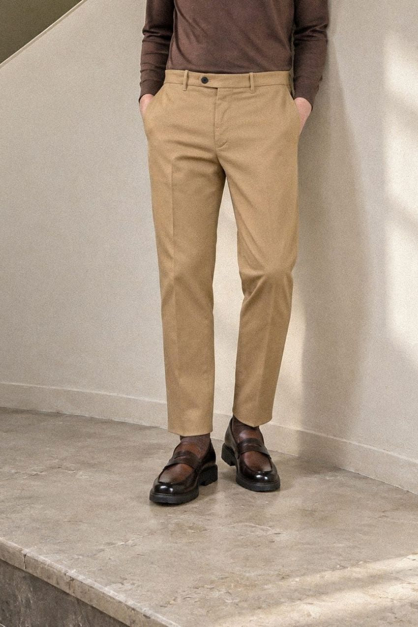 Paris pantalon chino homme en tricotine stretch carrot fit ①