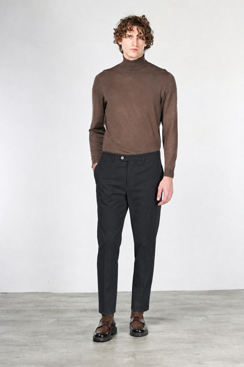 Paris pantalón chino de hombre en tricotina stretch carrot fit