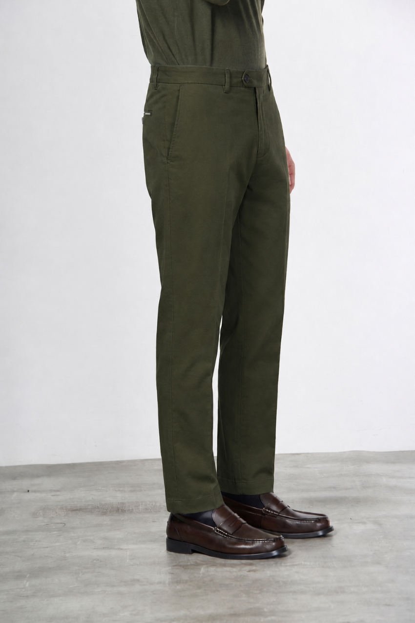 Paris men’s chino pants in cotton and wool gabardine with carrot fit