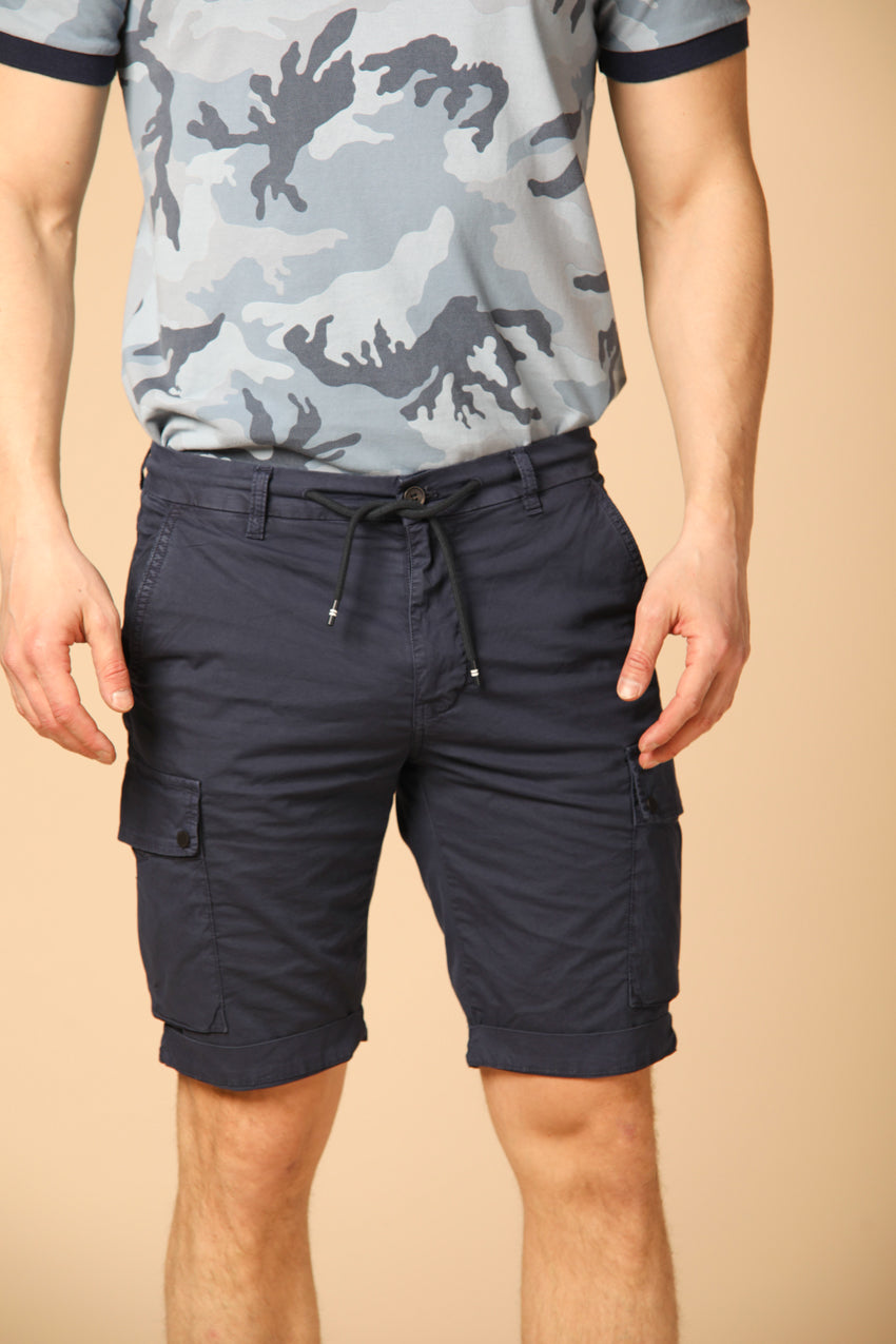 Image 1 de bermudas cargo homme, modèle Chile Athleisure, couleur bleu marine, coupe carotte de Mason's