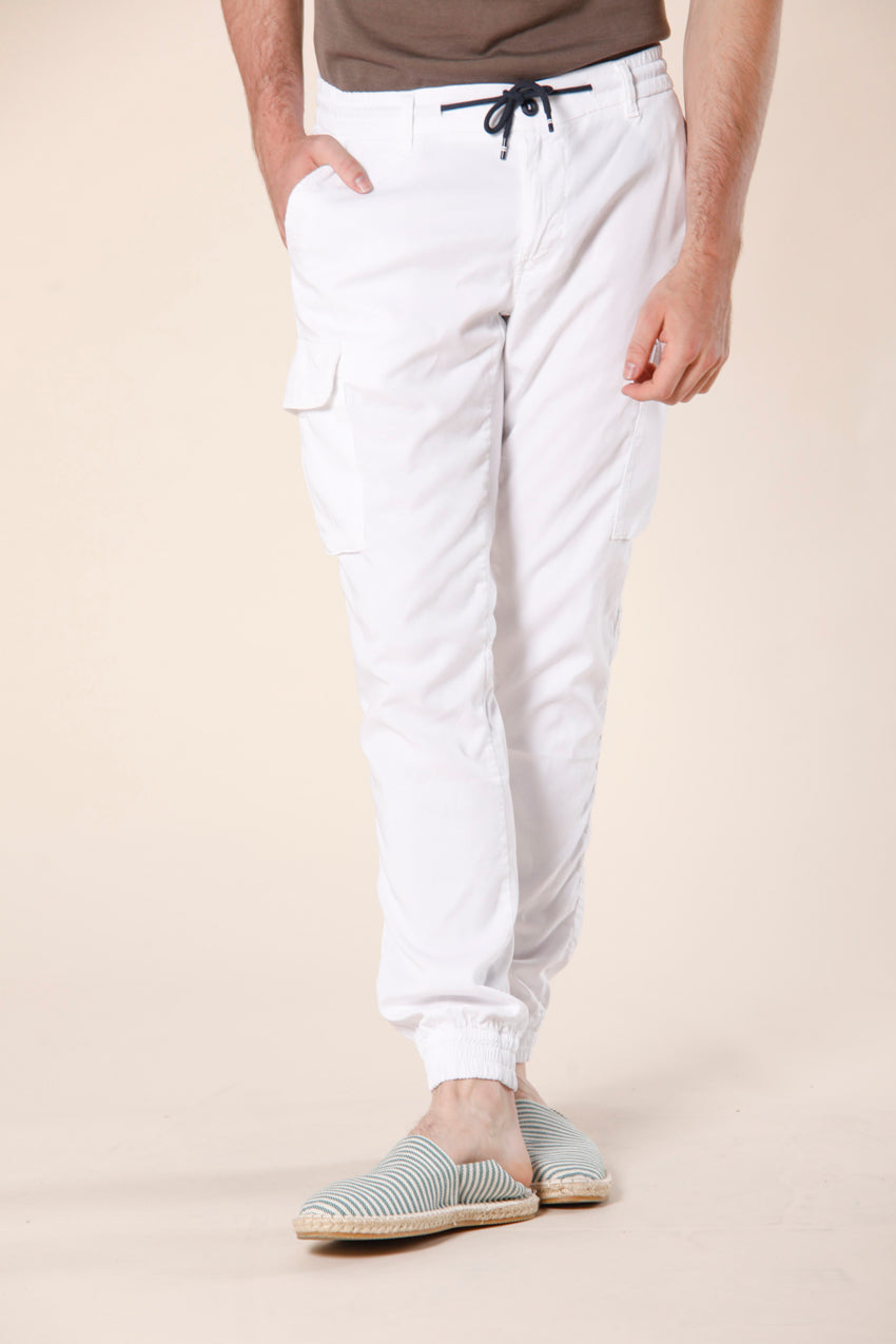 immagine 1 di pantalone cargo uomo in tencel con coulisse modello Chile Elax colore bianco extra slim di Mason's