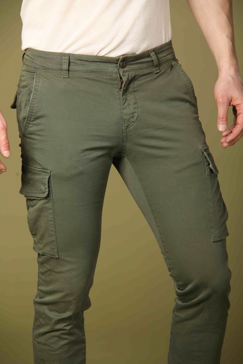 Bild 1 von Herren-Cargohose, Modell Chile in Grün, extra slim Passform von Mason's