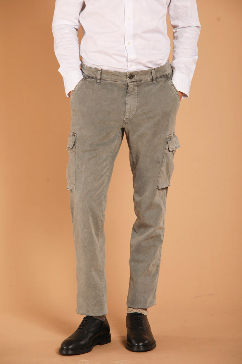 immagine 1 di pantalone cargo uomo modello Chile1 di colore verde, extra slim fit di Mason's