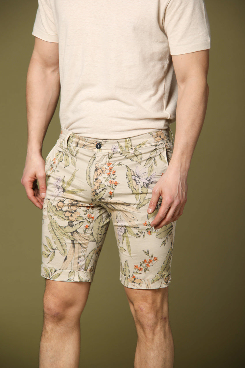 Image 1 of men's chino Bermuda shorts, Eisenhower model, with floral pattern, in beige, slim fit by Mason's