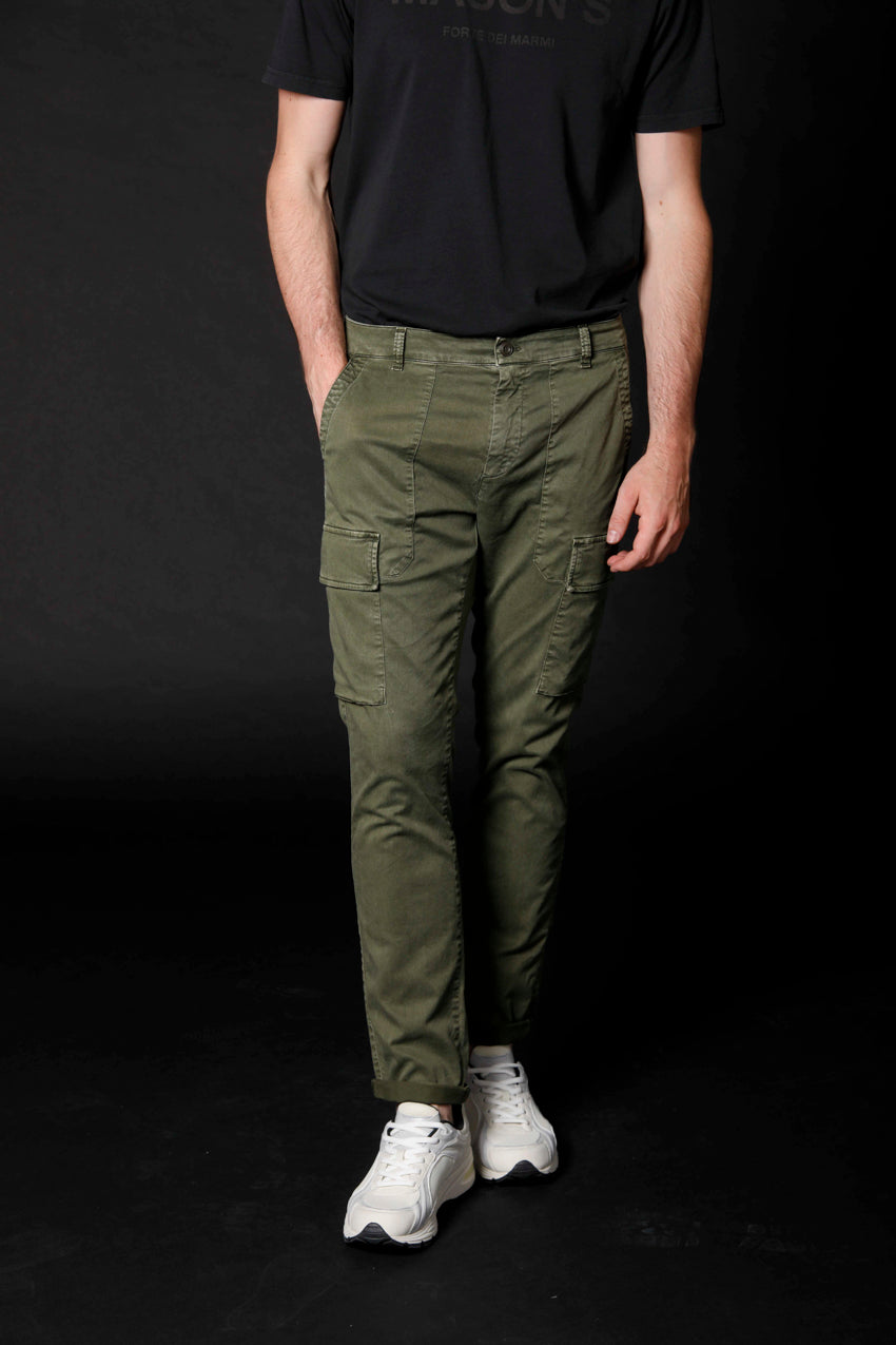 immagine 1 di pantalone cargo uomo in cotone e tencel limited edition modello Havana colore verde carrot fit di Mason's