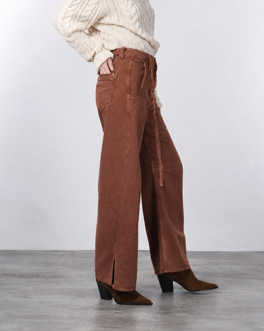 Violette pantalón chino de mujer en twill balloon fit ①
