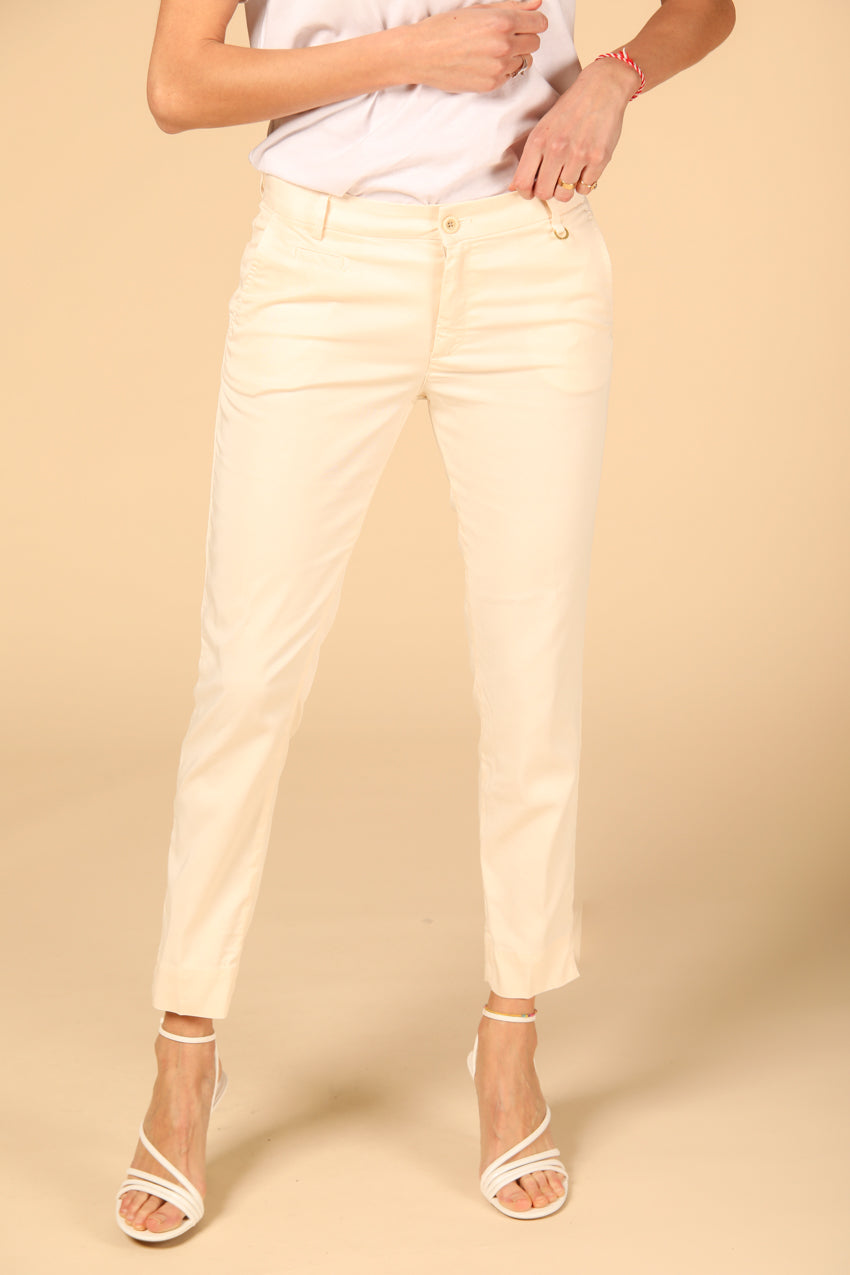 immagine 1 di pantaloni chino capri donna modello Jaqueline Curvie colore rosa pastello fit curvy di Mason's