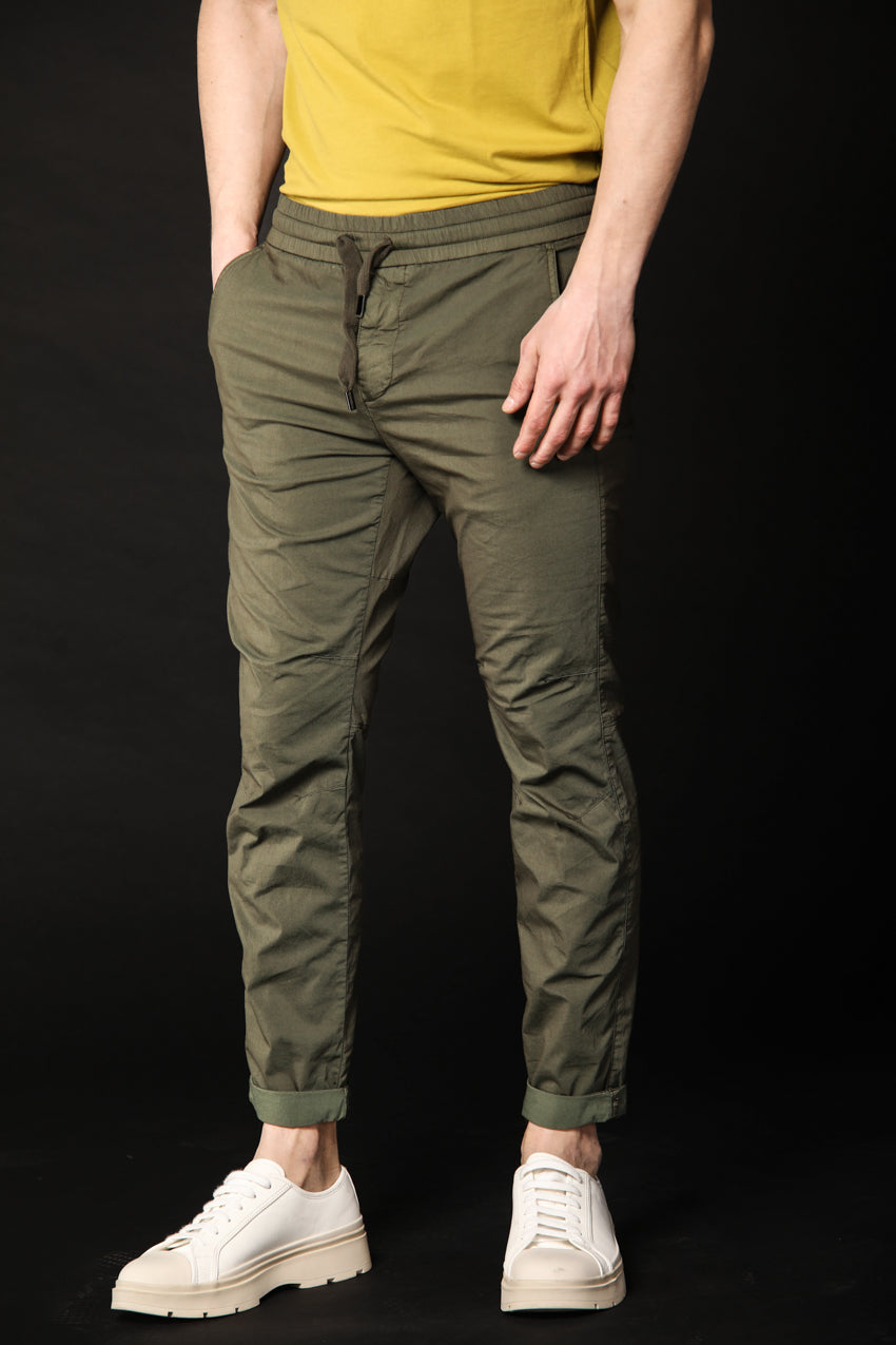 immagine 1 di pantalone chino uomo modello John colore verde fit carrot di Mason's