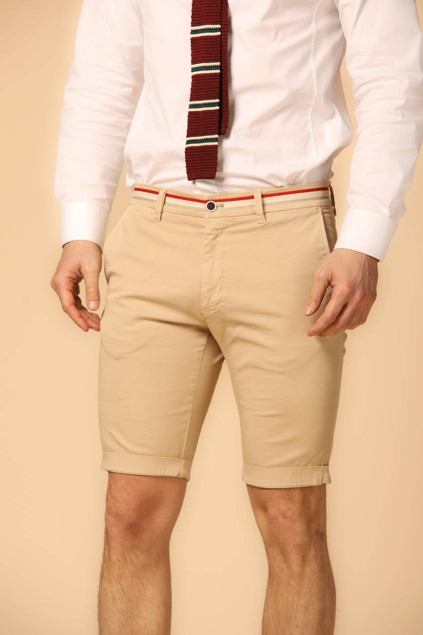 Image 1 du bermuda chino pour homme modèle London Summer en kaki foncé, coupe régulière de Mason's