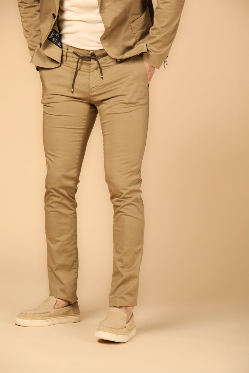 Bild 1 von Mason's Herren-Chino-Jogger im Modell Milano Jogger Travel, in Khaki, Extra Slim Fit