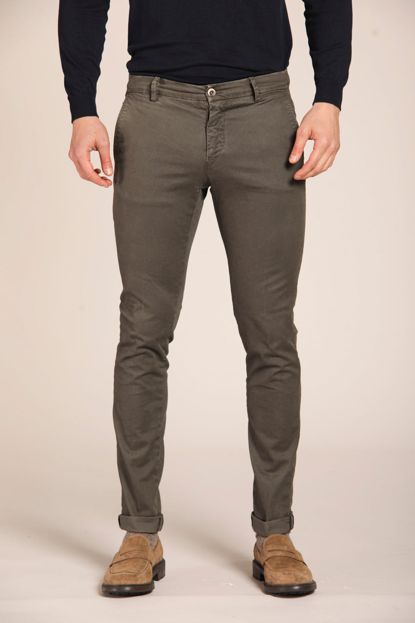 immagine 1 di pantalone chino uomo modello Milano Style, di colore verde new, fit extra slim di Mason's