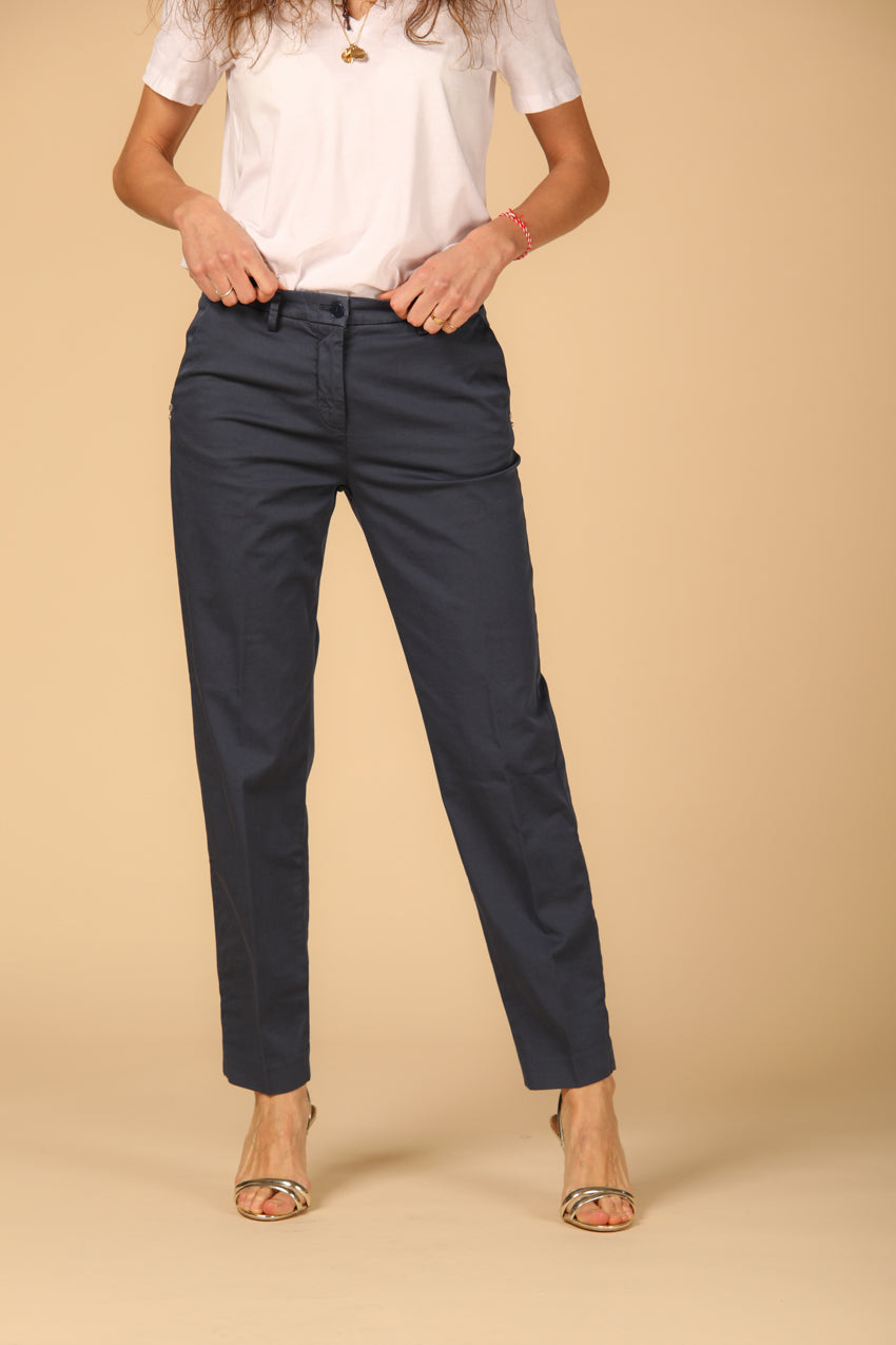 immagine 1 di pantalone chino donna modello New York blu navy fit regular di Mason's