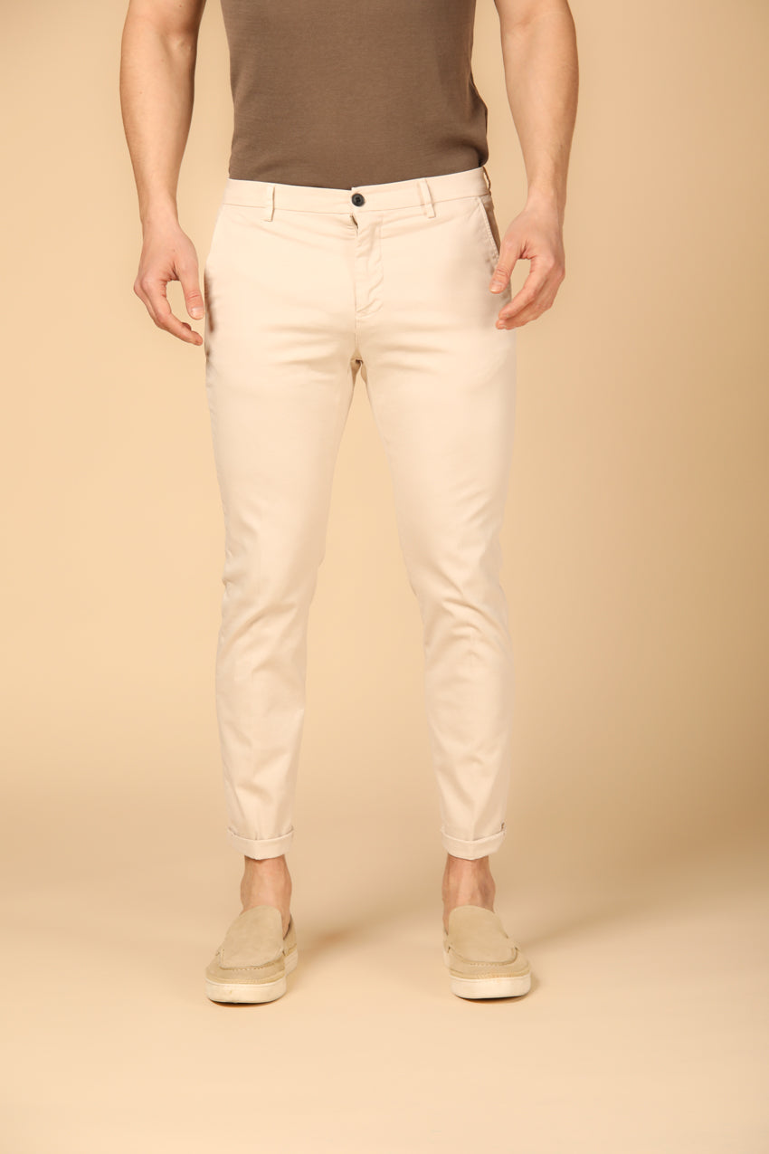 immagine 1 di pantalone chino uomo modello Osaka Style in stucco fit carrot di Mason's