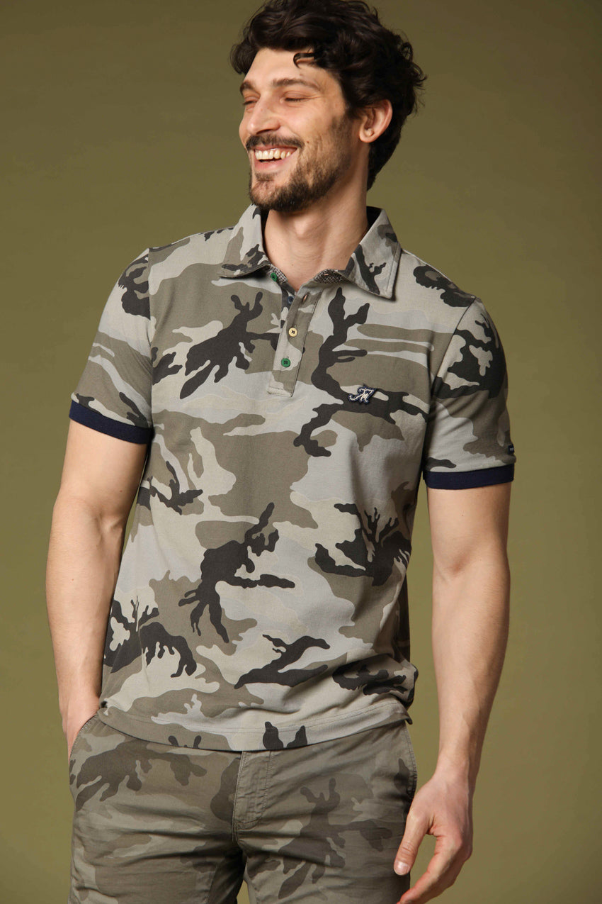 immagine 1 di polo uomo modello Print con pattern camouflage di colore bianco fit regular di Mason's