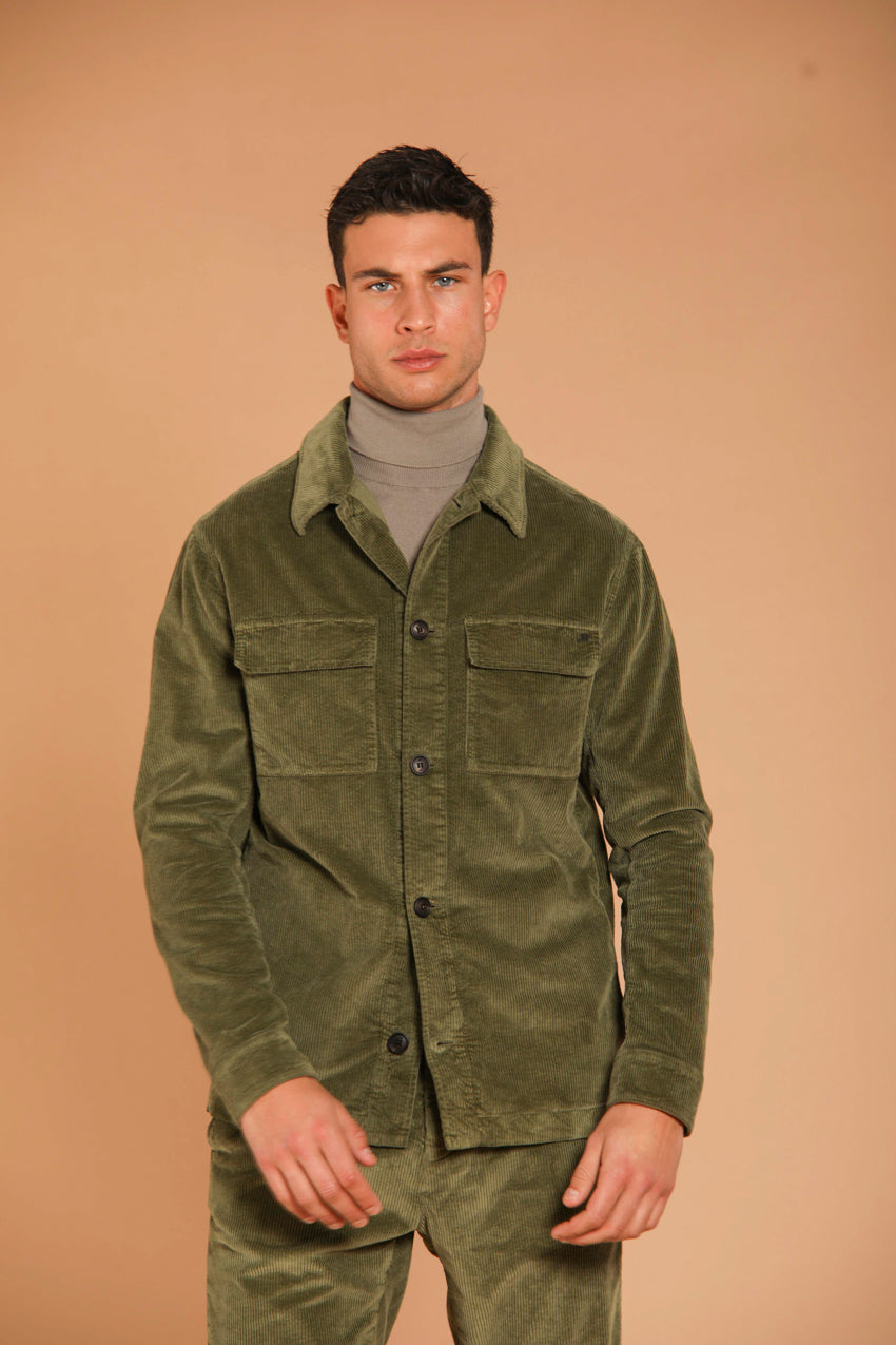 immagine 1 di overshirt uomo modello Steve in velluto di colore verde militare, fit slim di Mason's