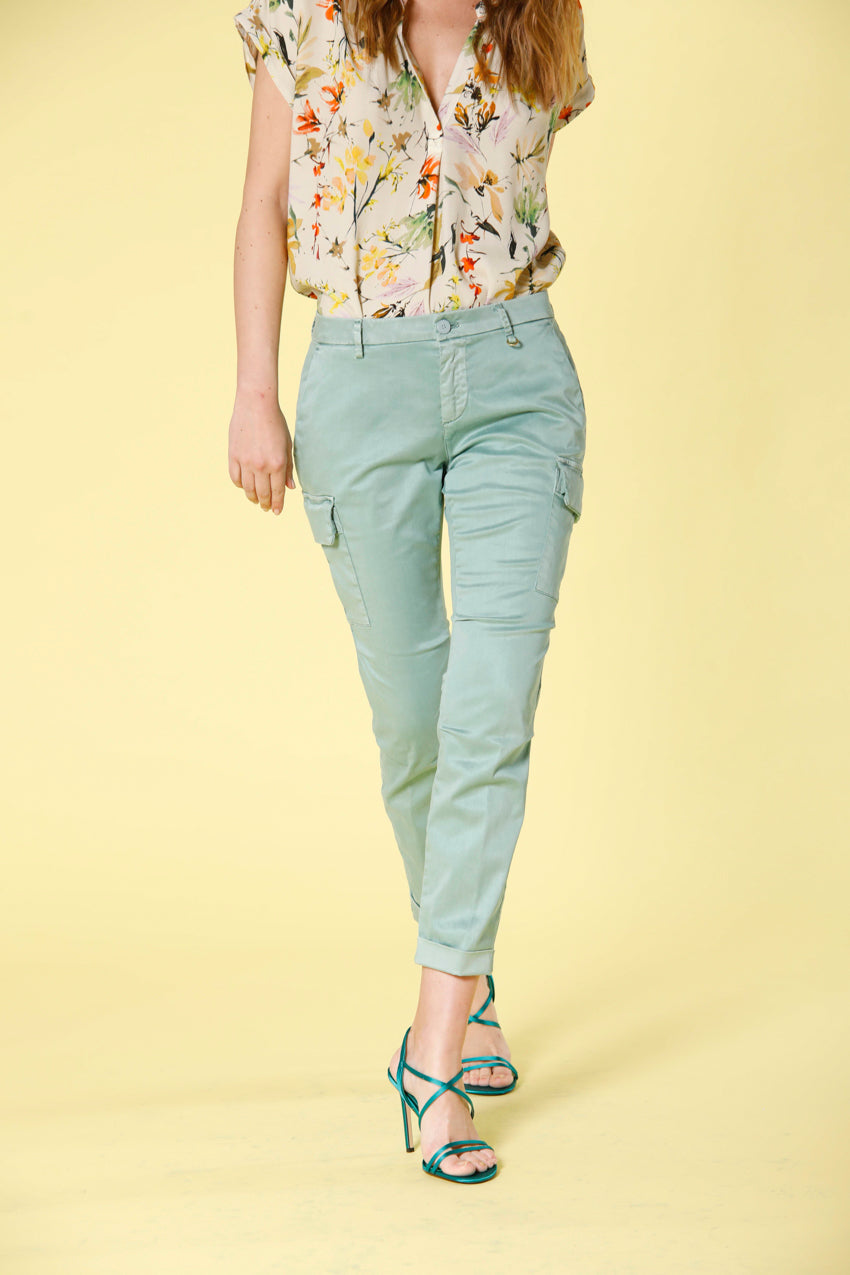 Immagine 1 di pantalone cargo donna in raso stretch color verde menta modello Chile City di Mason's