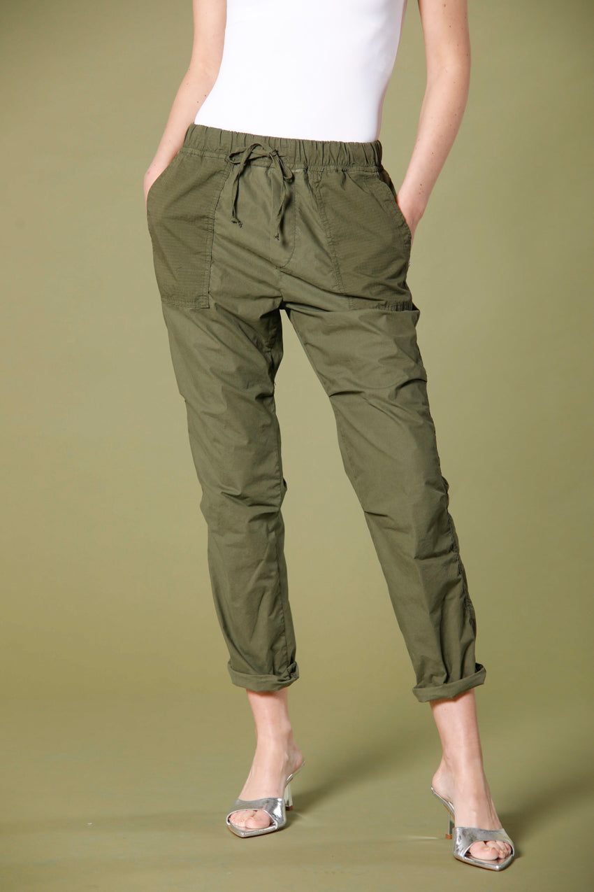 Immagine 1 di pantalone cargo jogger donna in tela paracadute color verde modello Fatique Jogger di Mason's