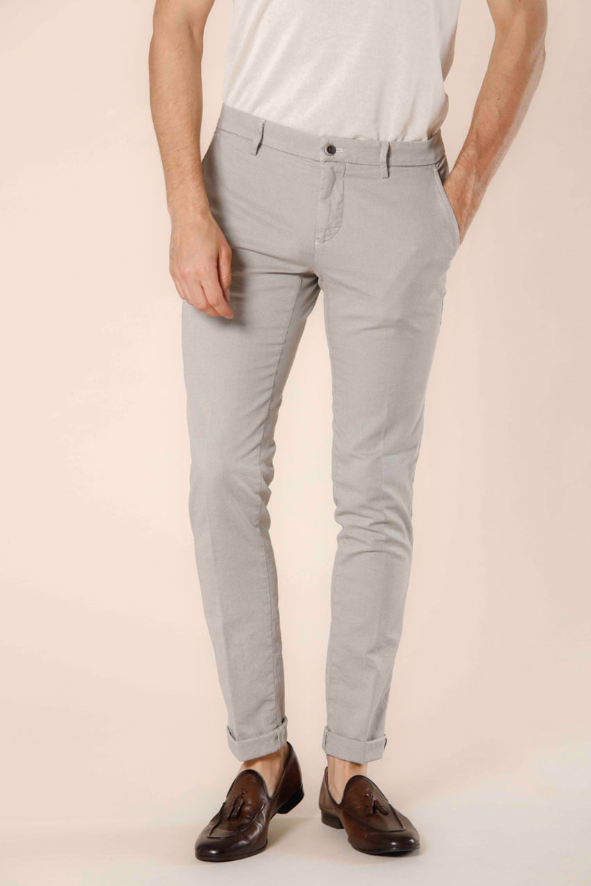 Immagine 1 di pantalone chino uomo in cotone color stucco con trama damier beige modello Milano Style di Mason's