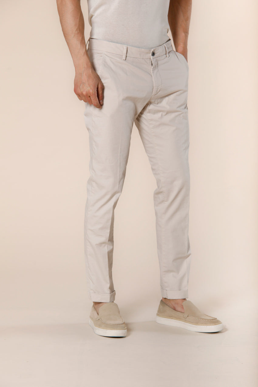 Immagine 1 di pantalone chino uomo in gabardina stretch color stucco modello Milano Style di Mason's