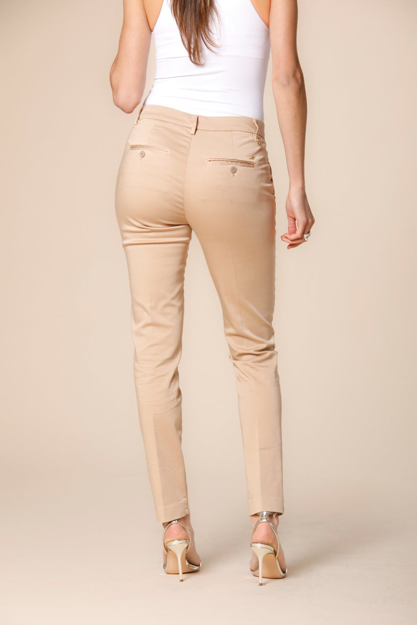 Bild 4 von Mason's New York Slim model dark khaki stretch satin Damen Chino Hose