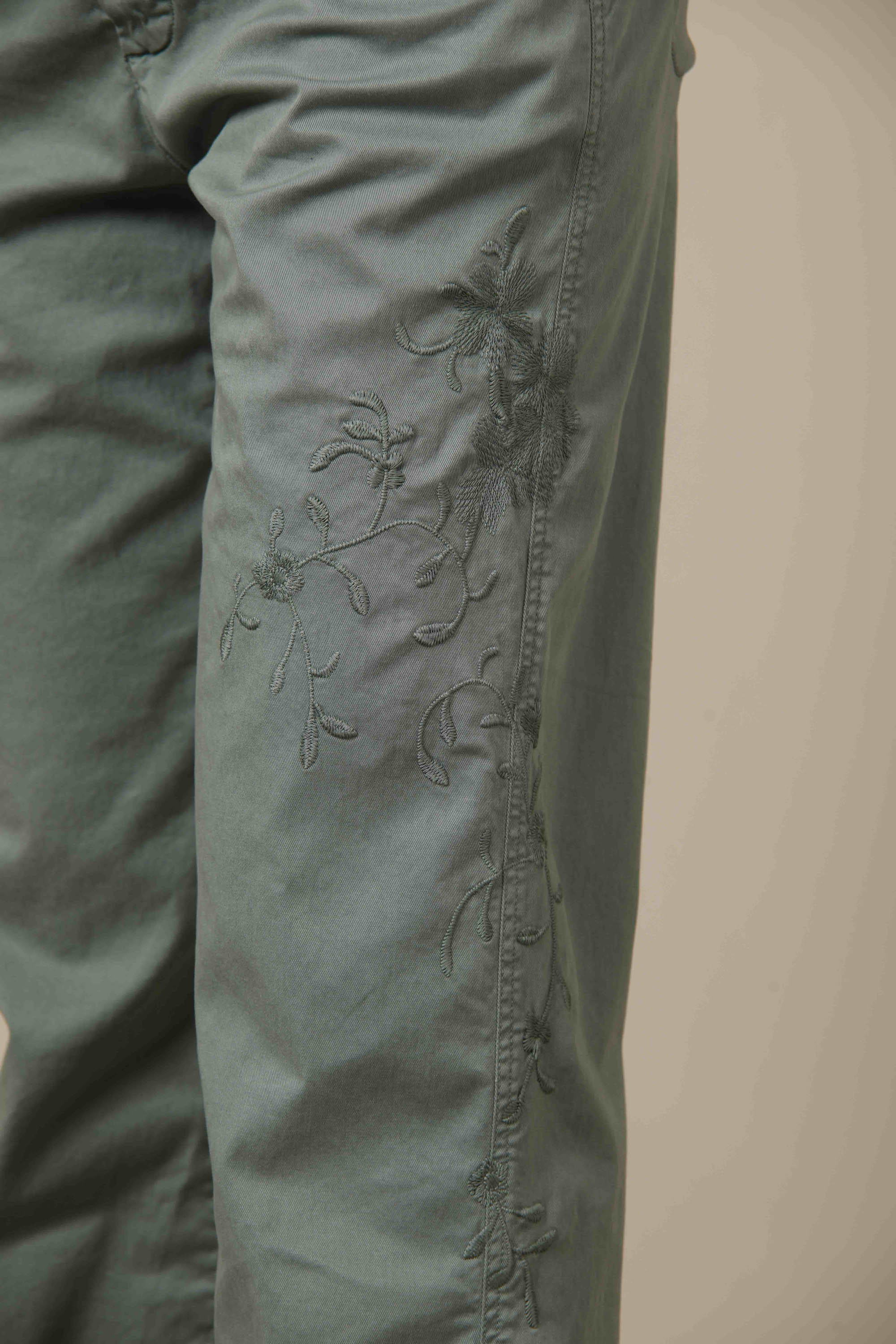 Evita woman cargo pants in tencel and cotton with embroidery curvy