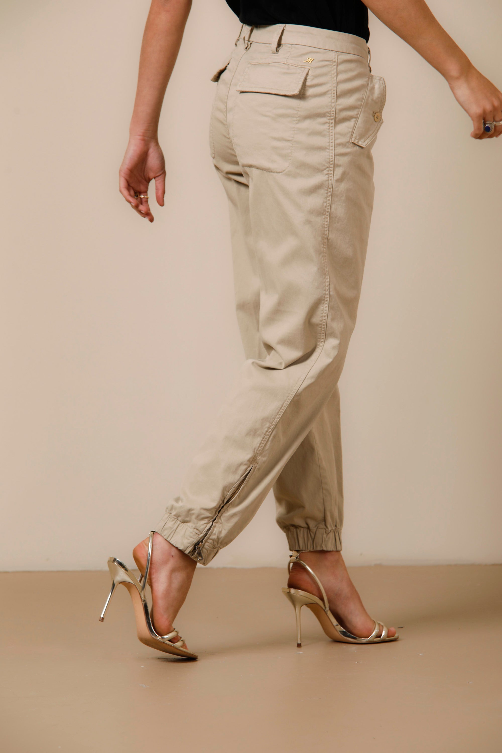 Evita woman cargo pants in tencel and cotton with embroidery curvy